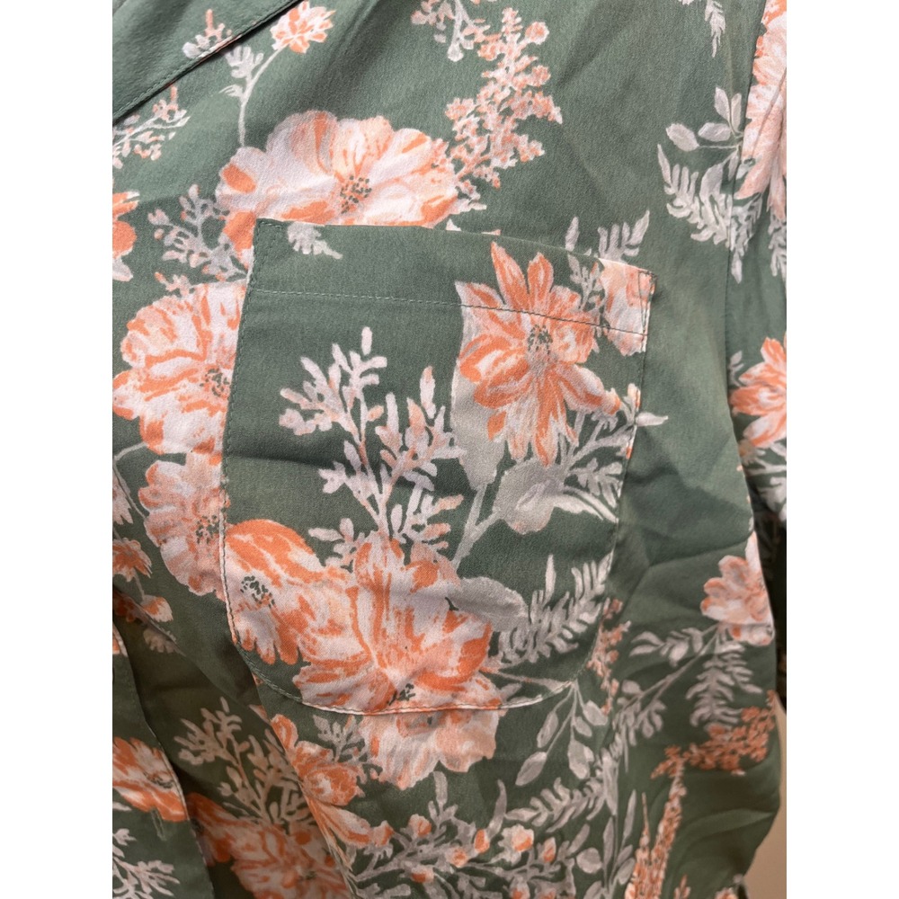 NWOT Cupcakes and Cashmere Floral Short Button Down Shirt Sage Green Large - Picture 7 of 16